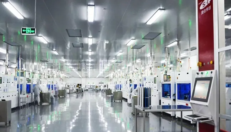 1752718401384959.webp 阿特斯阳光电力现场图2.webp